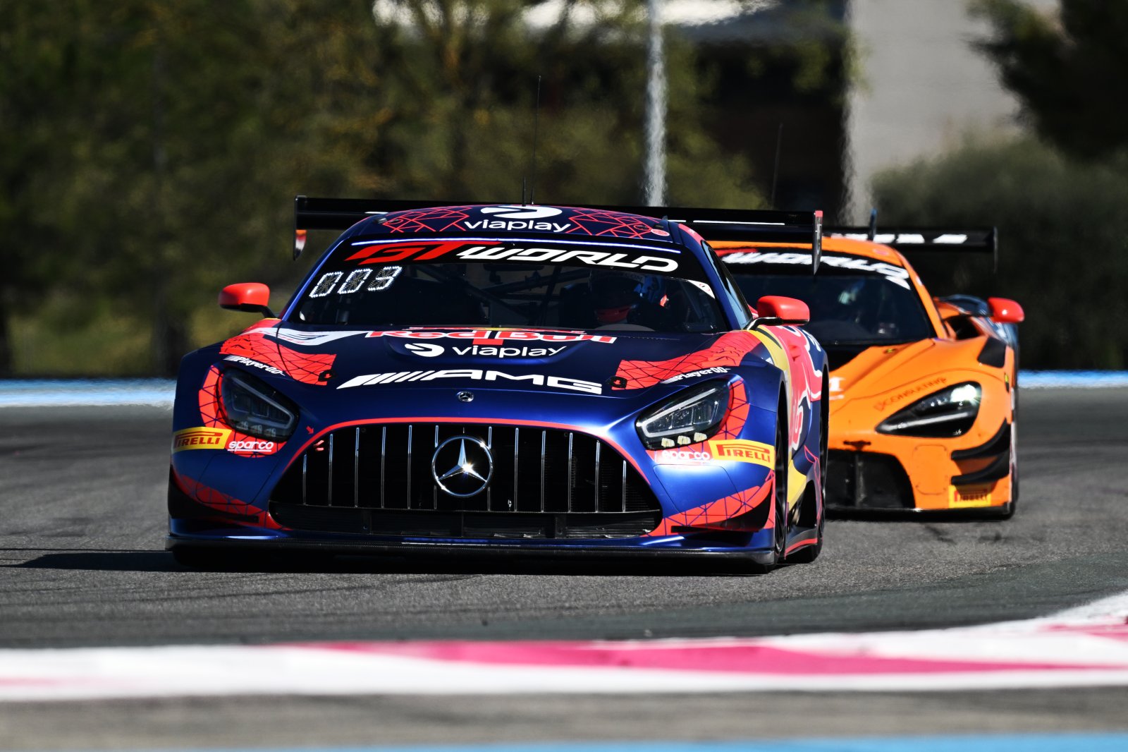 Mercedesy na čele prvního dne GT World na Paul Ricard