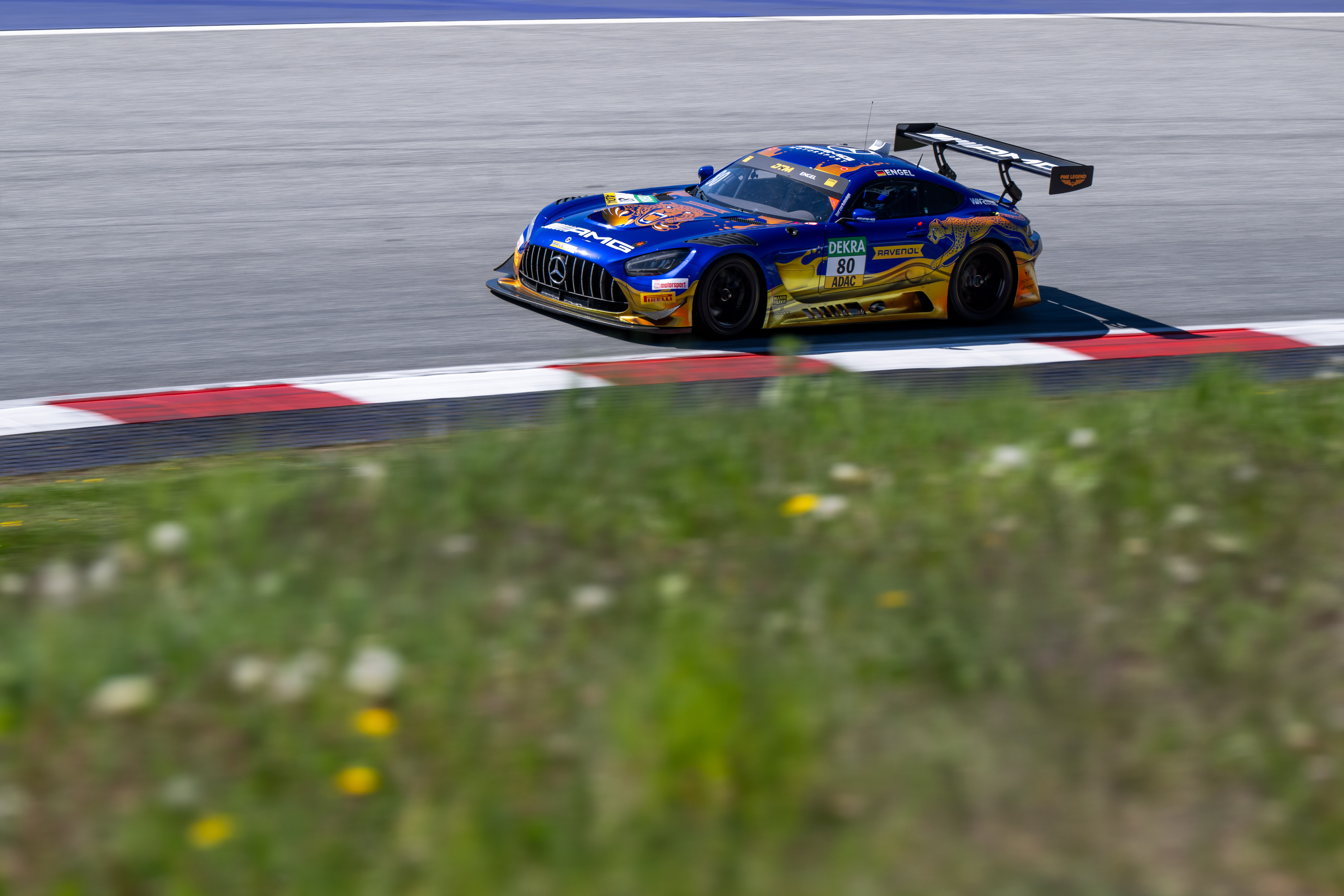 Maro Engel získává první pole position letošní sezóny DTM