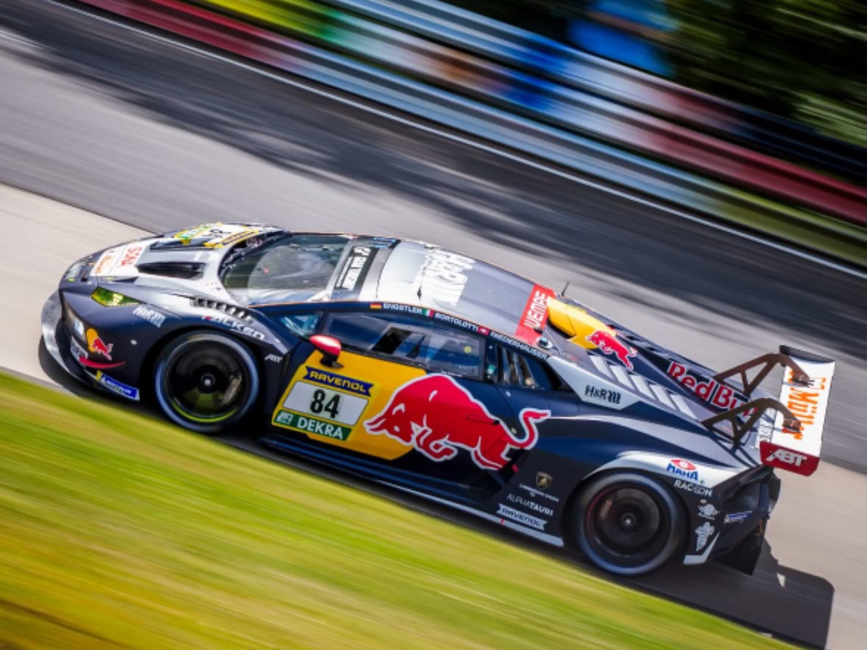 Luca Engstler získává pole position pro 24H Nürburgring
