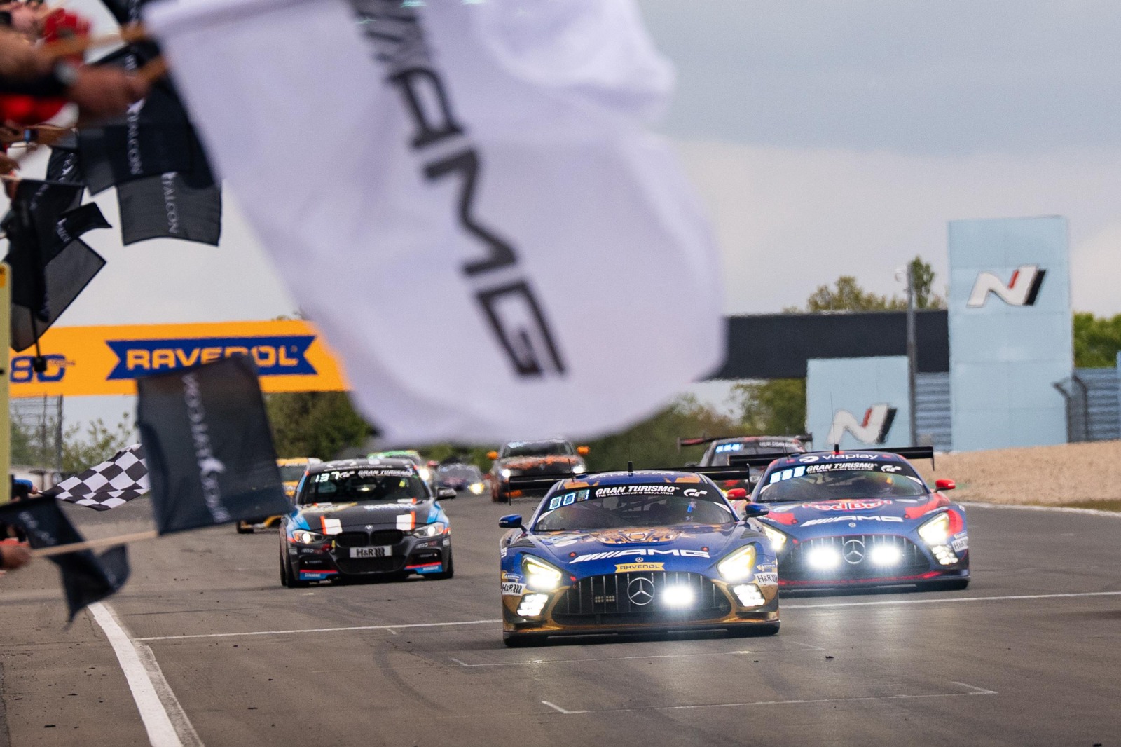 Mercedes-AMG vítězí po 10 letech ve 24H Nürburgring